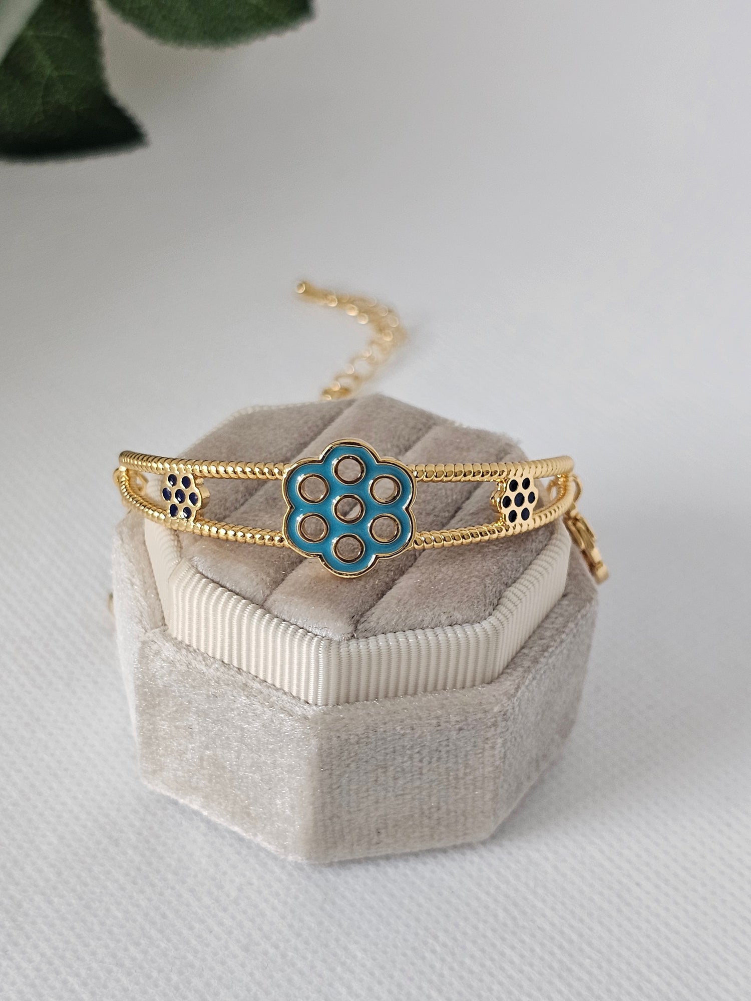 Girl accessories